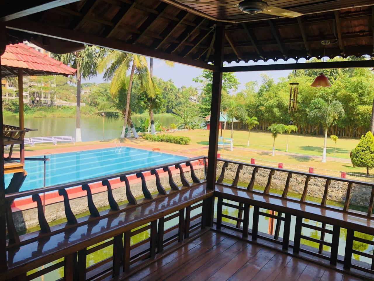 Udaya Resort Palakkad Exteriör bild